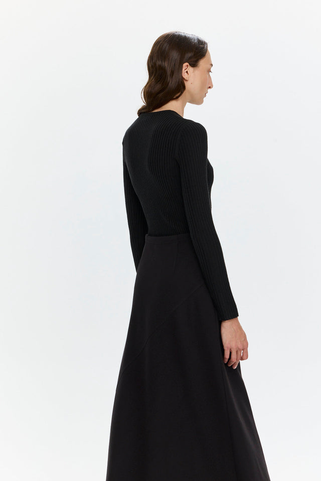 Pre-order Rose Buttoned Knit Black