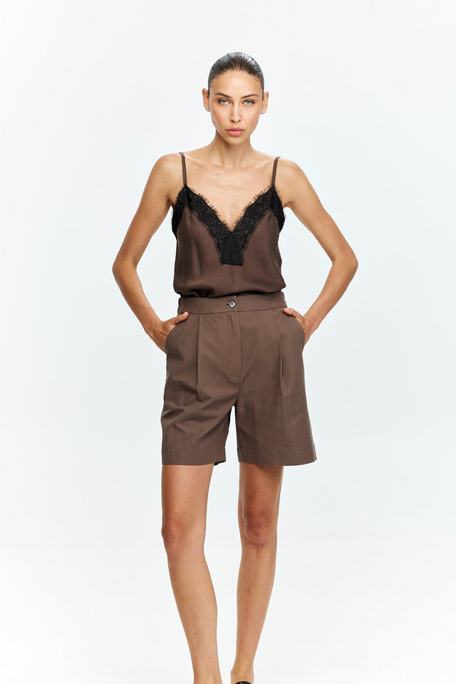Oliver Shorts Dusty Brown