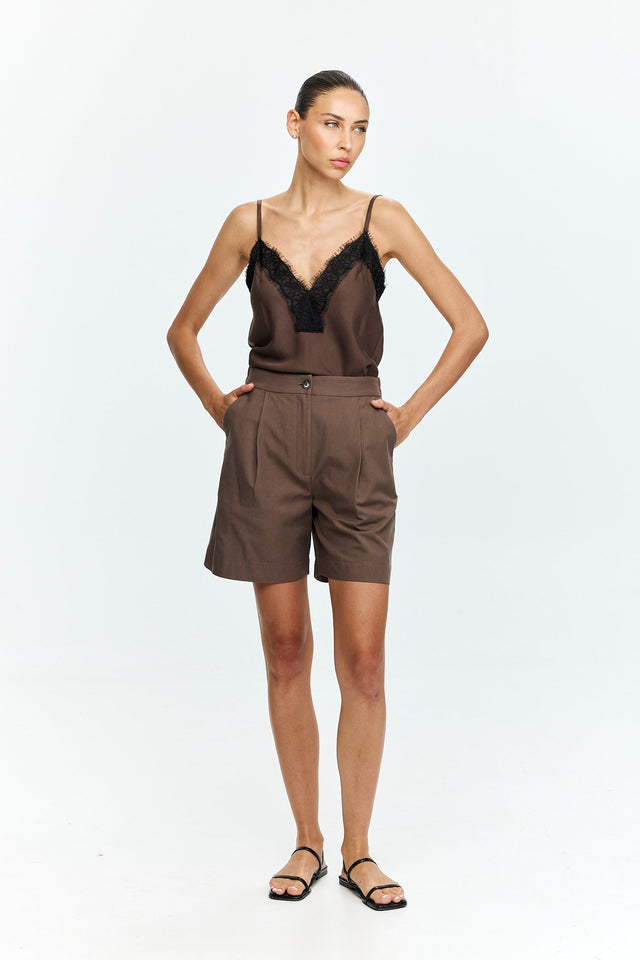 Oliver Shorts Dusty Brown
